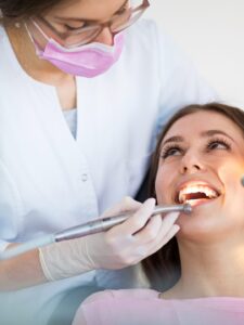 Dentista clínico geral em Bauru